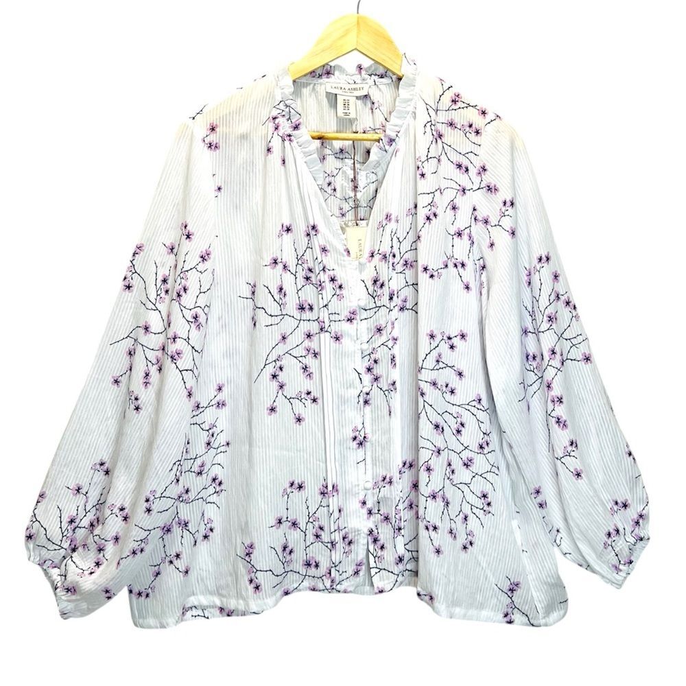 Laura Ashley Women’s Size 1X Floral Blouse with Pink and White Design Tops